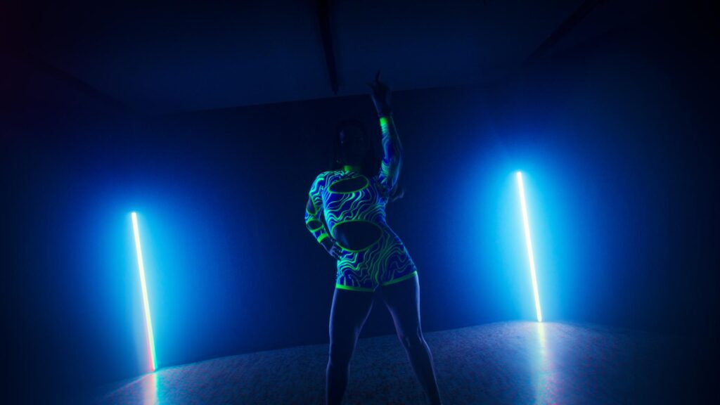 paula-neon-1